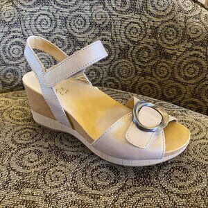 Dansko - Stella Pearl Metallic - Multiple Sizes (NEW W/ BOX)